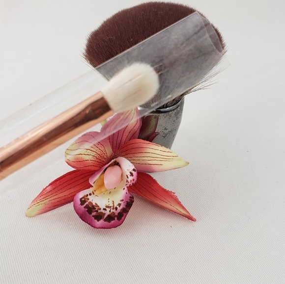 Morphe R39 Tapered Blender Brush Eyeshadow - Picture 3 of 7